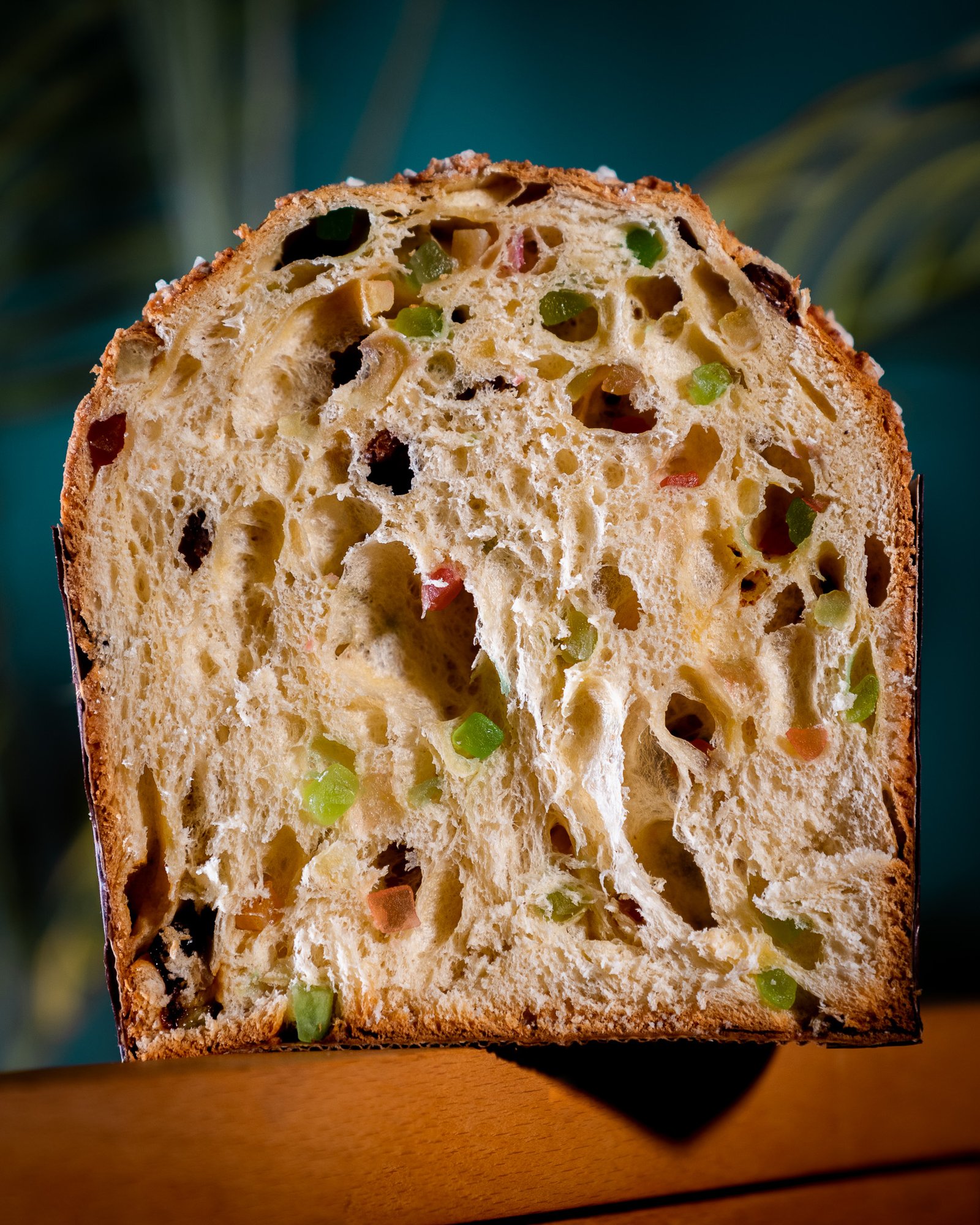 Panettone artesanal de dulzumat con miga alveolada
